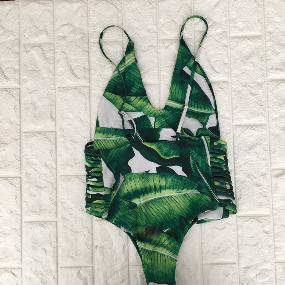GOODNIGHT MACAROON One Piece Palm Print Swimsuit